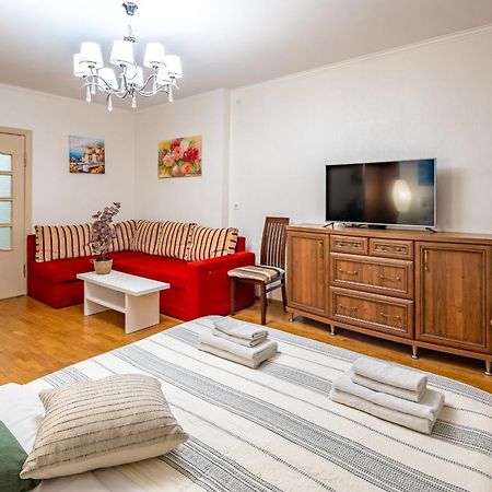 Just Another Comfy Apartment On The Main Squere. 2 Bedrooms, Own Heating, Ac Liov Exterior foto