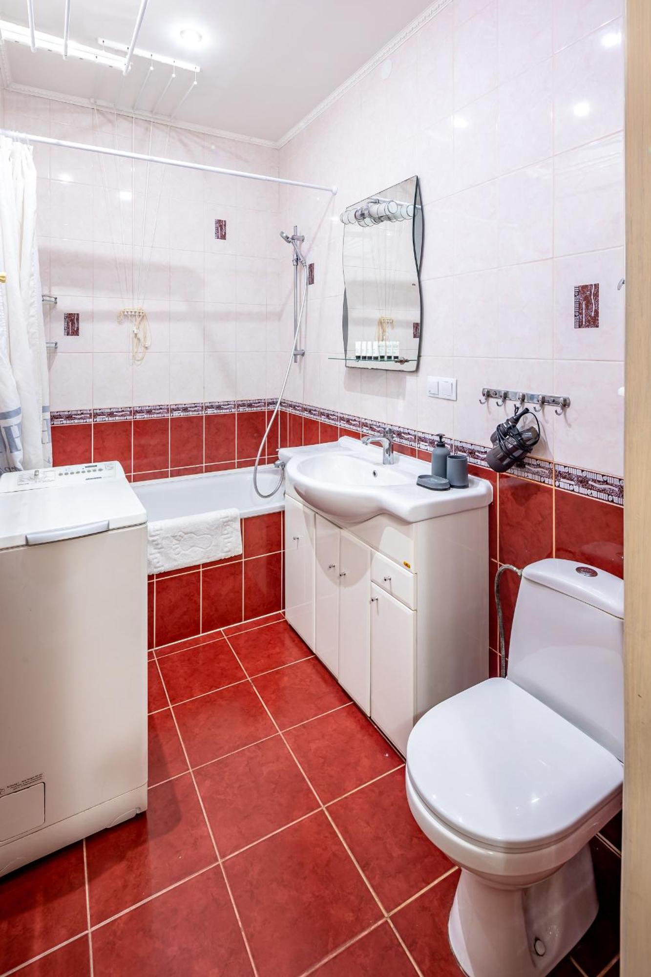 Just Another Comfy Apartment On The Main Squere. 2 Bedrooms, Own Heating, Ac Liov Exterior foto
