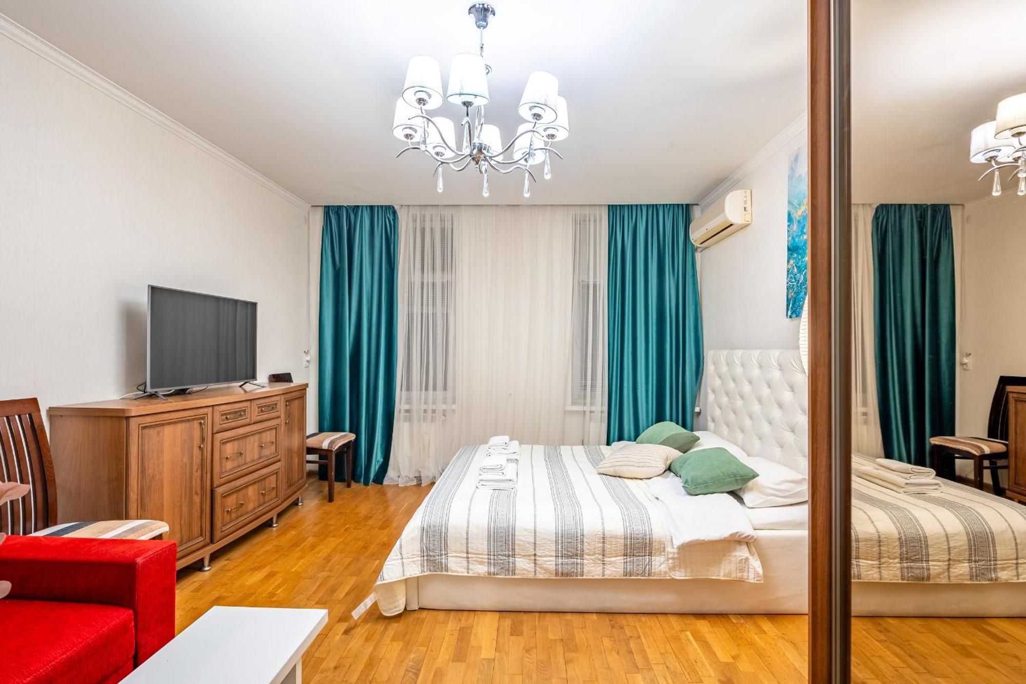 Just Another Comfy Apartment On The Main Squere. 2 Bedrooms, Own Heating, Ac Liov Exterior foto