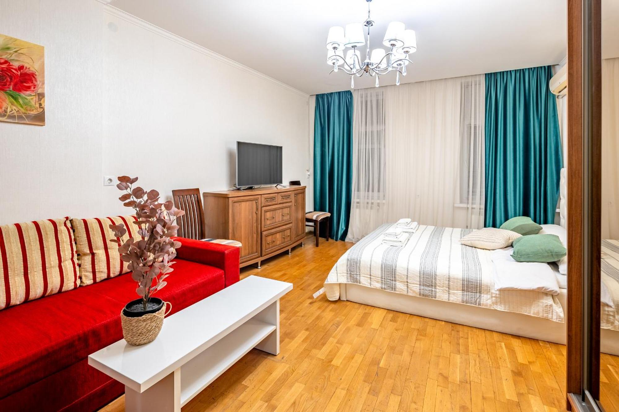 Just Another Comfy Apartment On The Main Squere. 2 Bedrooms, Own Heating, Ac Liov Exterior foto
