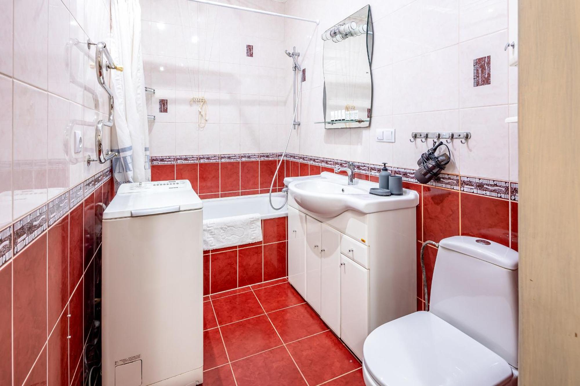 Just Another Comfy Apartment On The Main Squere. 2 Bedrooms, Own Heating, Ac Liov Exterior foto